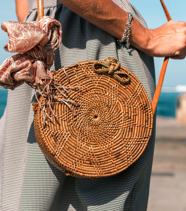 bohemian-circle-wicker-rattan-shoulder-bag